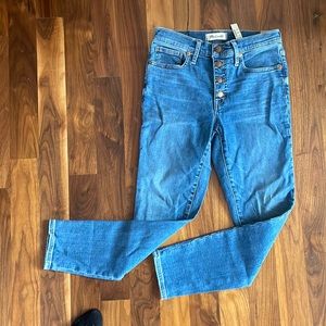 Brand new with tags Madewell 9 inch midrise skinny crap in tencel denim